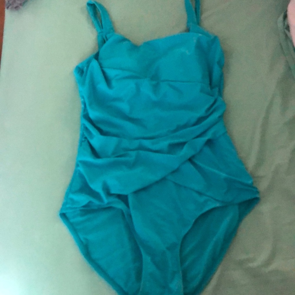 One piece swim suit